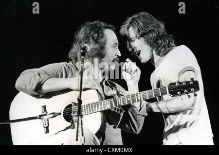 CROSBY, STILLS und NASH U.S. / UK Rock Gruppe ca. 1974 mit Dave Crosby auf der linken Seite und Graham Nash.  Foto Laurens van Houten Stockfoto