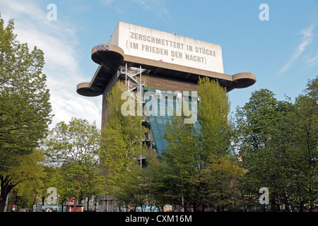 Das Haus des Meeres öffentliche Aquarium, einen ehemaligen deutschen Weltkrieg zwei Flak Flakturm im Esterhazypark, Wien, Österreich. Stockfoto