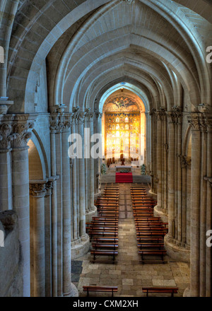 Hauptschiff mit Altarbild von Nicolas Florentino, Leben des Christus und Endurteil Szene darüber, alte Kathedrale darstellen, Stockfoto