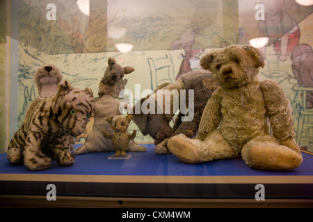 Die ursprüngliche Spielzeuge von a.a Winnie The Pooh Geschichten, gehalten in der New York Public Library Kinderbereich Stockfoto