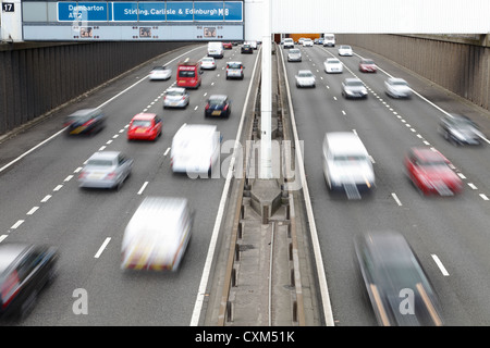 M8 Autobahn Glasgow, Motion Blur Verkehr am Charing Cross im Stadtzentrum, Schottland, Großbritannien Stockfoto