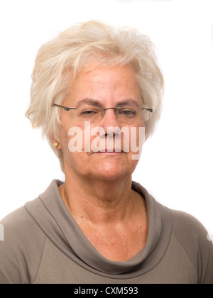 Porträt der mittlere gealterte Frau mit Brille Stockfoto