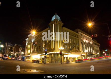 San Diego, CA - 12. August 2012: Straßenansicht von historischen Gaslamp Quarter in San Diego, Kalifornien nachts beleuchtet am 12. August 2012. Stockfoto