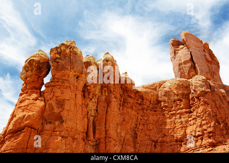 Roten Felsformationen im Arches National Park mit dramatischen blauer Himmel Stockfoto