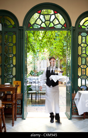 Kellner Restaurant Sevilla Spanien Stockfoto