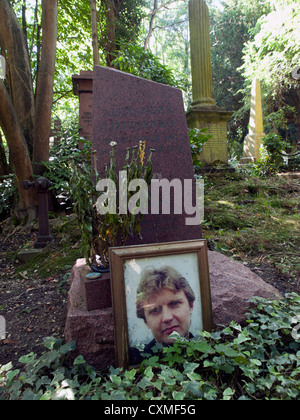 Das Grab des ermordeten russischen, Alexander Litwinenko, in Highgate Cemetery. Stockfoto