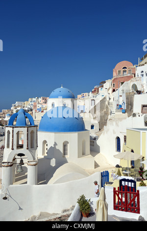 Blick auf das Dorf Oia, Santorini, Cyclades, Süd Ägäis, Griechenland Stockfoto