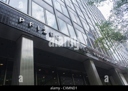 New York, NY, USA, Pfizer Pharmaceutical Corporation, WOrld Headquarters Building in Midtown Manhattan Stockfoto