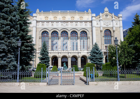 Vigado Konzerthalle und Platz (vigado ter) in Budapest, Ungarn. Stockfoto