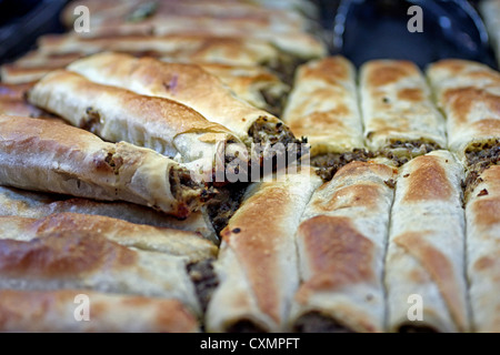 Käse & Spinat Börek im Borek Shop | Queen Victoria Market | Melbourne Stockfoto