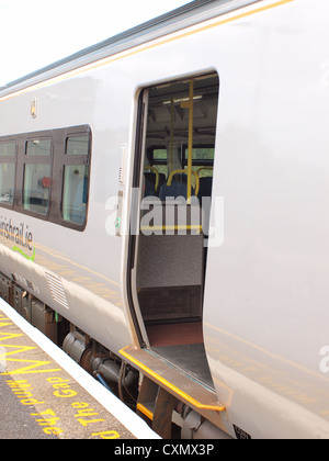 (Larnrod Eireann) Irisch-Schienen-Limerick-s-Bahn neben der Hauptplattform am Bahnhof Galway im Westen Irlands Stockfoto