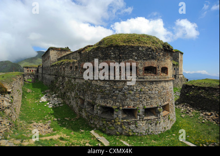 18. Jahrhundert Fort Central in der Nähe von Colle di Tenda an der Grenze Frankreich-Italien in den Seealpen. Stockfoto