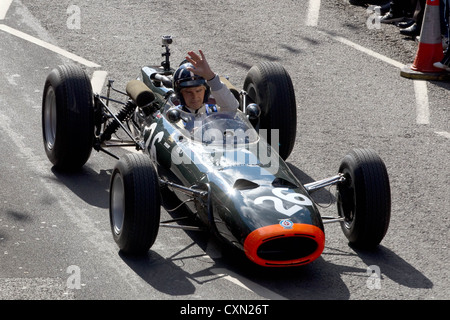 Damon Hill besucht die BRM-Tag in der Marktstadt von Bourne, Lincolnshire Stockfoto