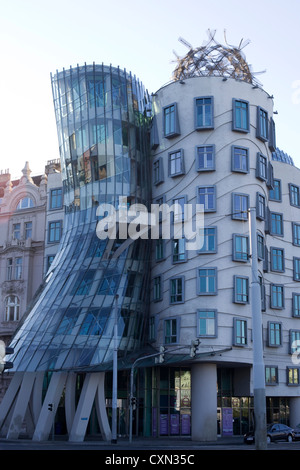 Tanzendes Haus Tschechisch Tančící Dům Fred und Ginger Prag Stockfoto