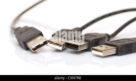 Heap-USB-Buchsen, auf weißem Hintergrund Stockfoto