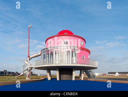 A durch Kinderspielhaus in Almere, Niederlande. Es ist offiziell von Prinzessin Maxima der Niederlande eröffnet. Stockfoto