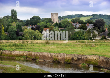 Das Dorf Leintwardine mit River Teme, Herefordshire UK Stockfoto