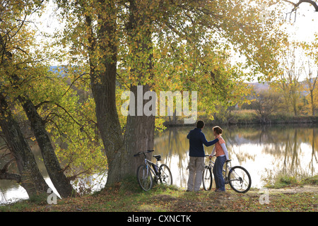 Rioja Wein Region, Radfahren während der Herbstsaison, Spanien, Stockfoto