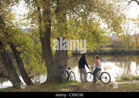 Rioja Wein Region, Radfahren während der Herbstsaison, Spanien, Stockfoto