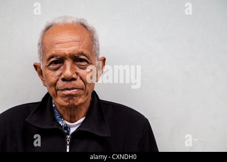 Mann in der alten Stadt von Yogyakarta in Indonesien Stockfoto