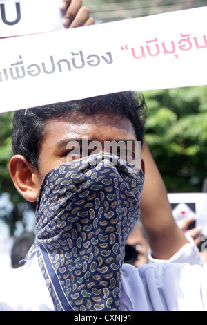 Muslimische Demonstranten angezeigten Banner bei einem Protest gegen die Anti-Islam-film Stockfoto