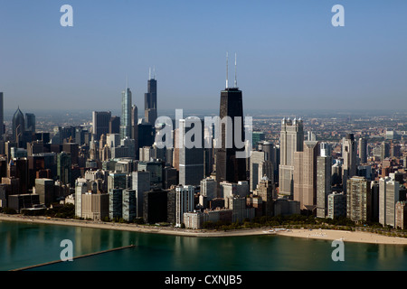 Luftbild-Chicago, Illinois am Wasser Stockfoto