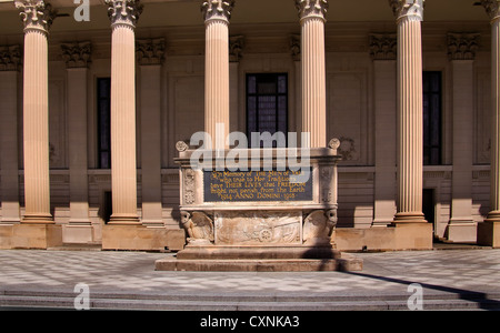 Yale Universität 1. Weltkrieg Denkmal Cenotaph Hewitt Viereck griechische Säulen New Haven Connecticut Stockfoto