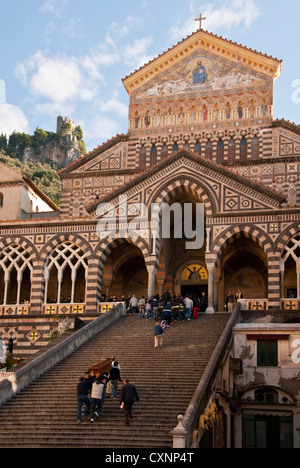 Amalfi-Kathedrale des Heiligen Andreas (Duomo di San Andreas) während der Beerdigung Stockfoto