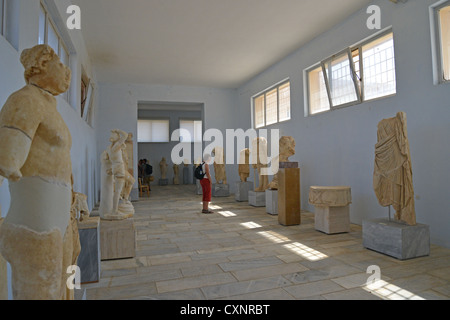 Halle der Statuen im Delos Museum, archäologische Stätte von Delos, Delos, Cyclades, South Aegean Region, Griechenland Stockfoto