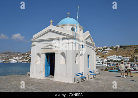 Kleine Kapelle am Wasser, Chora, Mykonos, Cyclades, South Aegean Region, Griechenland Stockfoto