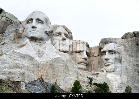 Gesichter der vier Präsidenten am Mount Rushmore National Memorial gesehen von Grand View Terrace, Black Hills, South Dakota, USA Stockfoto