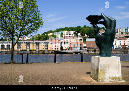 Hand der Flussgott von Vincent Woropay, Baltische Wharf, Floating Harbour, Bristol, England. Stockfoto