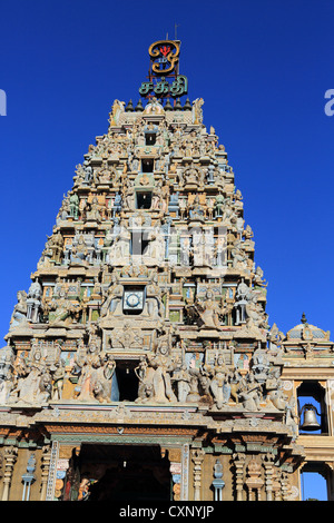 Sri Pathrakali Hindu Tempel Gopuram Turm in Trincomalee auf Sri Lanka. Stockfoto