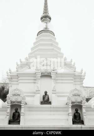 Wat Chedi Luang in Chiang Mai in Thailand in Fernost Südostasien. Buddhismus buddhistischer Mönch Mönche Architektur Religion Geschichte historische Reisen b&w Stockfoto