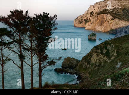 Panoramablick über den Strand San Julian, Liendo, Kantabrien, Spanien, Europa Stockfoto