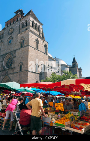 Markttag in Cahors, Frankreich Stockfoto