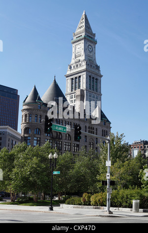 Das alte Zollhaus Turm jetzt ein Marriott Resort Luxushotel von Boston Waterfront an der Atlantic Avenue 2012 gesehen Stockfoto