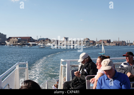 An Bord ein Boston Harbor Cruise Boot mit Touristen eine fünfundvierzig Minuten Tour rund um den Hafen von Boston Stockfoto