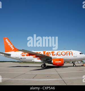 EasyJet Airbus A319. EasyJet Airline ist die zweitgrößte Low Cost-Carrier in Europa nach Ryanair. [Nur zur redaktionellen Verwendung] Stockfoto