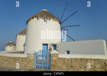 16. Jahrhundert Windmühlen, Chora, Mykonos, Cyclades, Süd Ägäis, Griechenland Stockfoto