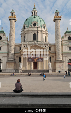 Die erstaunliche barocke Karlskirche Karlsplatz, zentrale Wien. Stockfoto