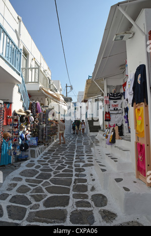 Straßenszene, Chora, Mykonos, Cyclades, South Aegean Region, Griechenland Stockfoto