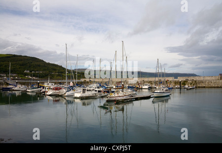 Glenarm Co Antrim Nordirland Hafen von ansprechenden kleinen Dorf eine der ältesten Siedlungen der glen Stockfoto