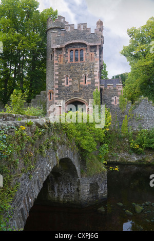 Glenarm Co Antrim Nordirland Schloss Gateway in ansprechenden kleinen Dorf eine der ältesten Siedlungen der glen Stockfoto