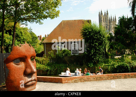 Skulptur "Schott" von Rick Kirby. & Canterbury Kathedrale. Großbritannien Stockfoto