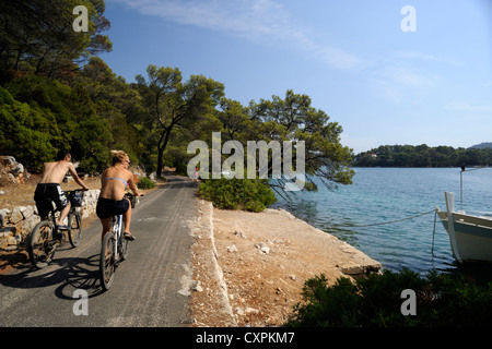 Kroatien, Dalmatien, Nationalpark Mljet, Insel Mljet, See Veliko Jezero, Radfahren Stockfoto