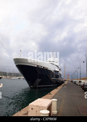 Luxus-Yacht in Saint Tropez. Stockfoto