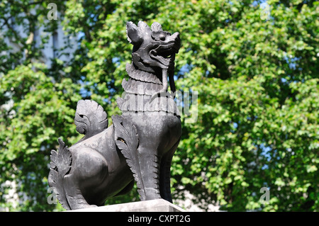 London, England, Vereinigtes Königreich. Denkmal für den Chindits (Special Forces in Birma) in Victoria Embankment Gardens (Frank Forster, 1990) Stockfoto