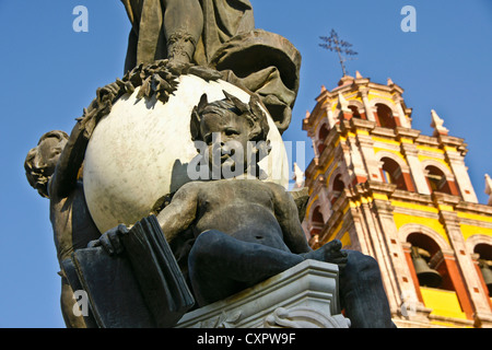 Engel Figur Statue am Brunnen vor der Basilika unserer lieben Frau von Guanajuato Stockfoto