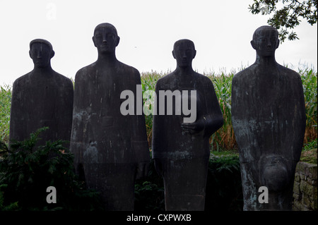 Der deutsche Krieg Friedhof von Langemark (auch Dinkel "Langemarck") ist in der Nähe des Dorfes Langemark. Stockfoto